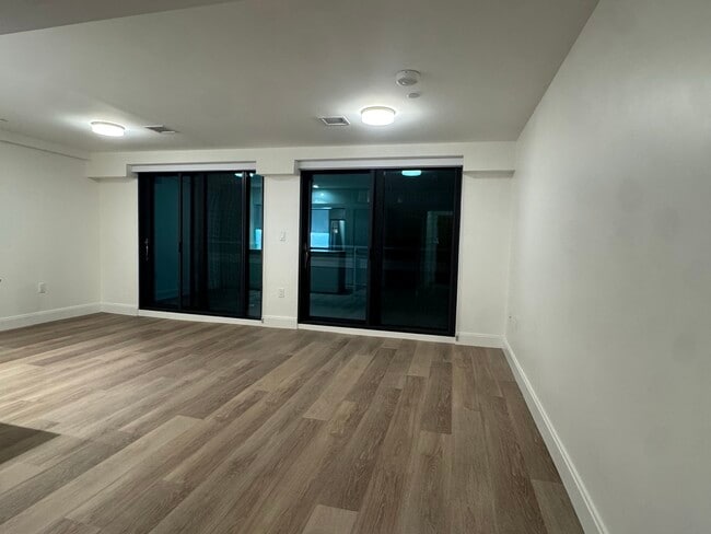 Photo - 1065 Commonwealth Ave Unidad 4-47