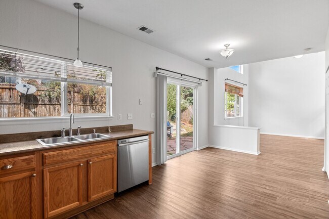 Photo - Charming Three Bedroom Home In Littleton
