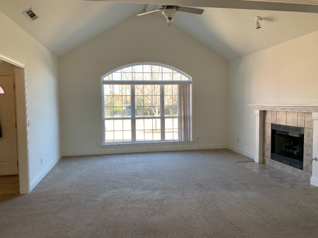Photo - 702 Tunbridge Dr