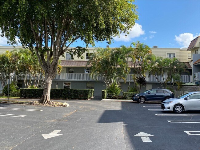 Photo - 4600 SW 67th Ave Unit 207