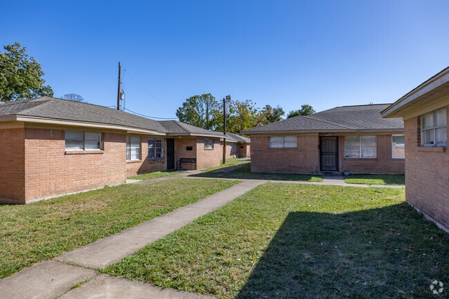 Minden Square Apartments - Minden Square Condos