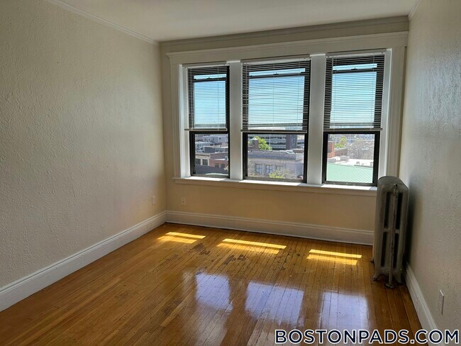 Photo - 17-19 Washington St. Unidad 512