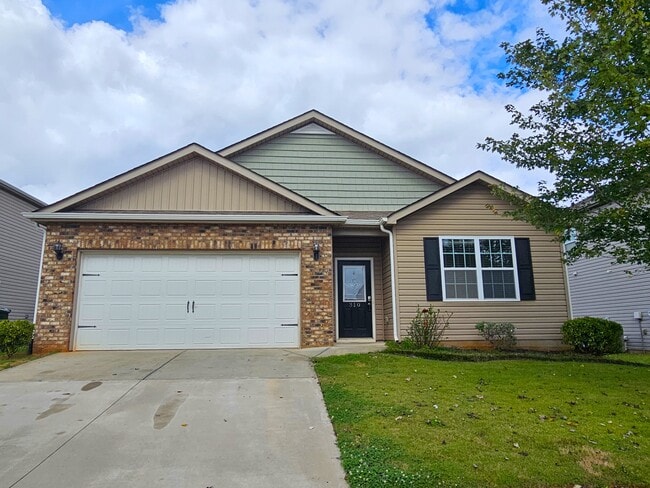 Photo - 310 Cabot Hill Ln