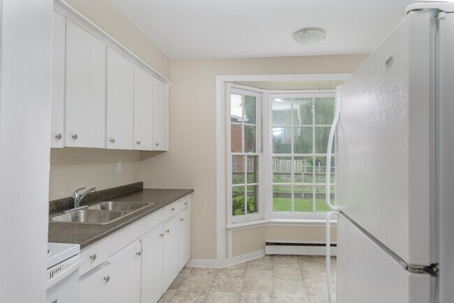 Photo - Beautifully Updated 3-Bedroom Townhome in North London