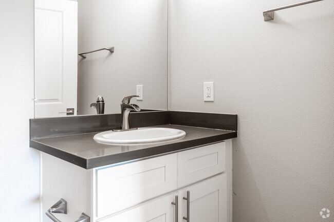 2BR, 2BA - Fieldstone