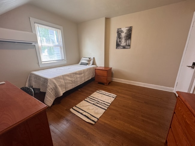 Photo - 5215 Huntington Ave