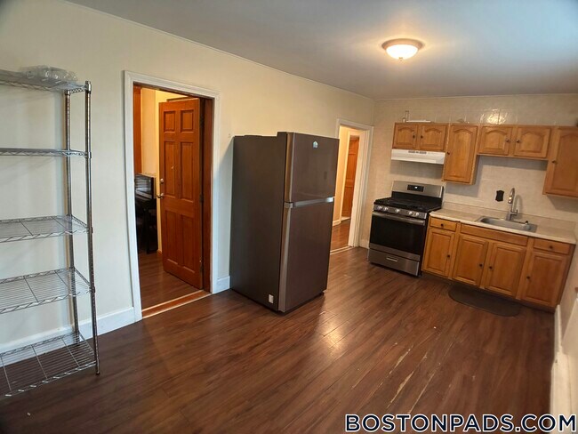 Photo - 739 Parker St Unit 3