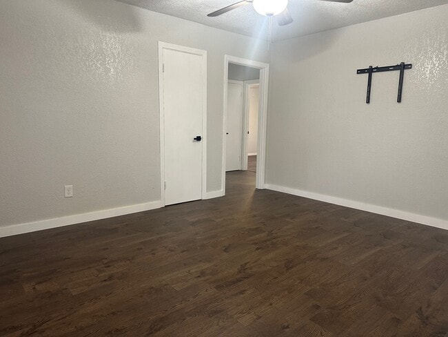 Photo - 208 Walnut St