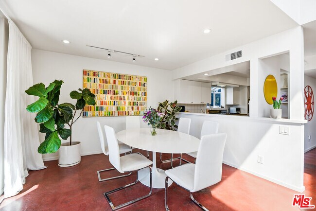 Photo - 469 Sherman Ave