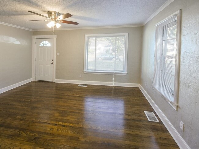 Photo - UPDATED 3 bed, 1 bath near U of M.