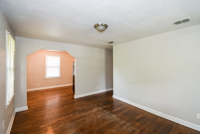 Photo - 2448 Ellington Ave