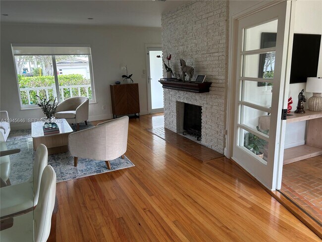 Photo - 1240 S Alhambra Cir