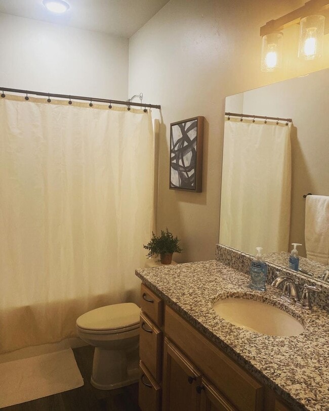 Photo - 35 5th St W Unidad 303 Rental