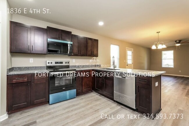 Photo - 1836 4th St E