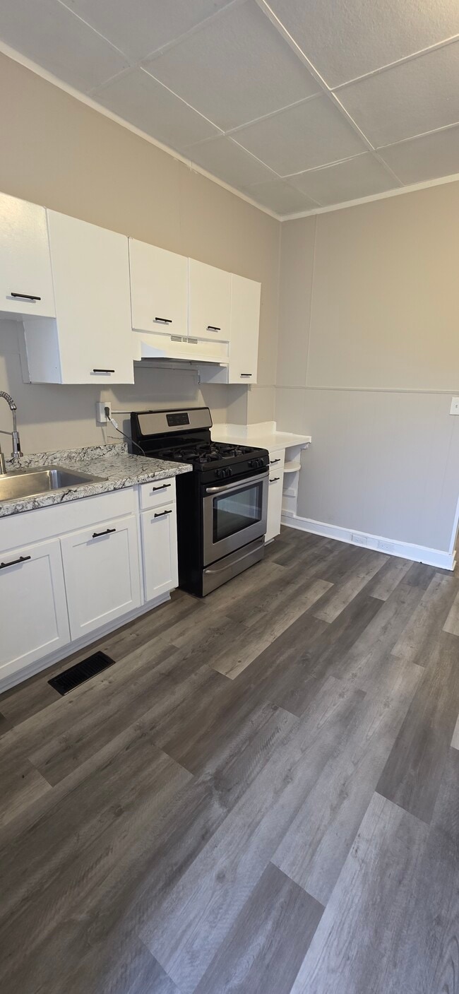 Building Photo - 2917 Winchester St