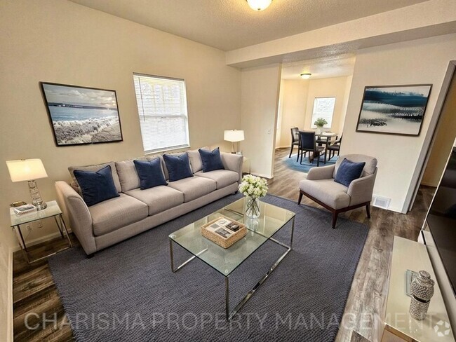 Building Photo - Cozy Two-Bedroom Apartment – Great Locatio... Unit 209 S Lake Ave #1