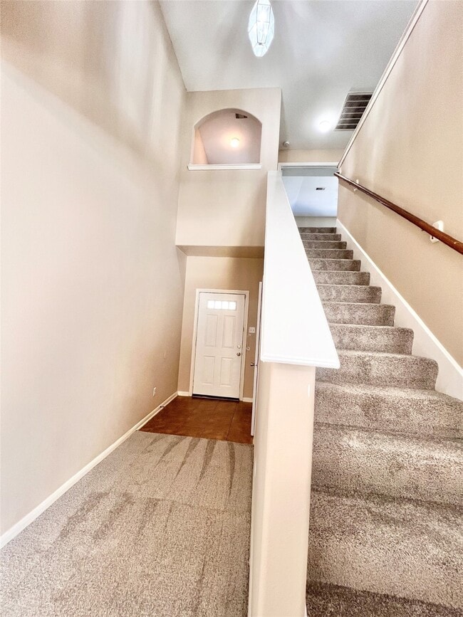 Photo - 815 Forest Ivy Ln