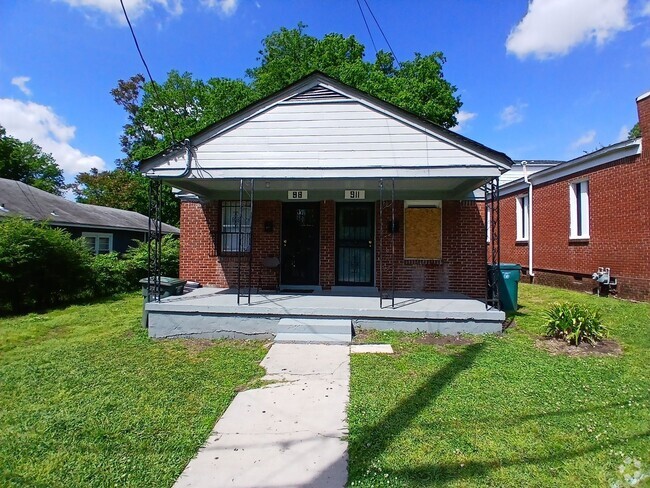 Building Photo - Updated 2 bedroom 1 bath duplex Rental