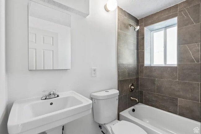 Photo - 5649 Bree St Unidad 5649 S Bree St