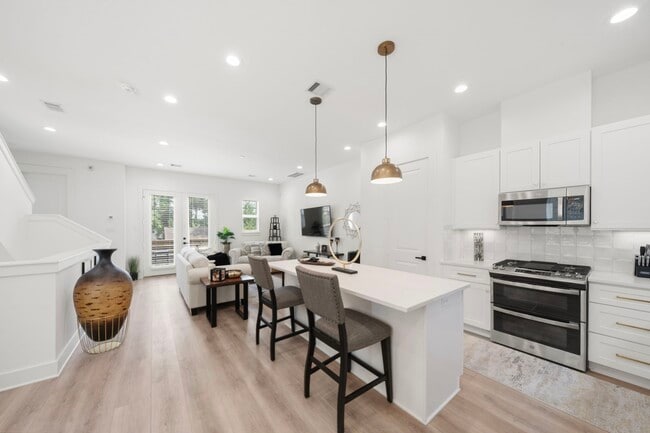 Photo - 1503 Evelyn St