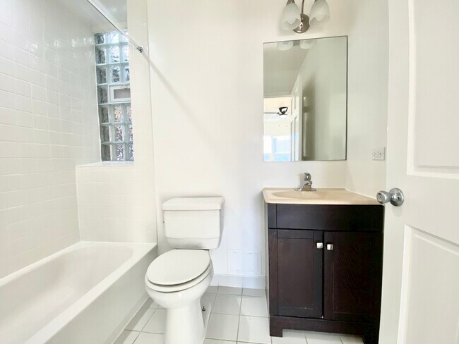 Photo - 1010 W Sunnyside Ave Unit 1010-3