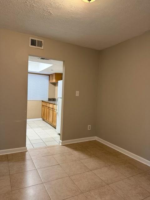 Photo - 930 Pine Oak Trail