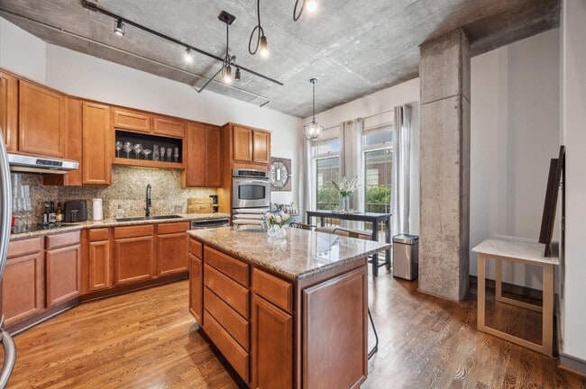 Photo - 1616 Fountain View Dr Unit 209