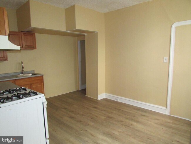 Photo - 412 Lindley Ave