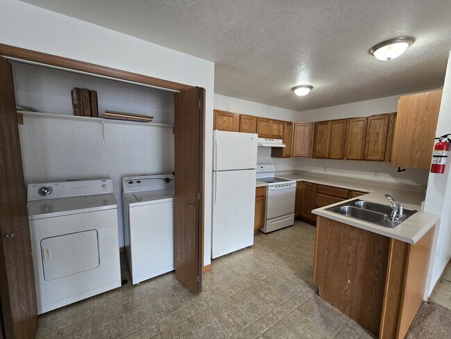 Photo - 611 Johnson St