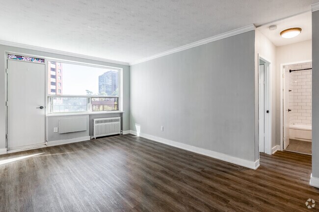 1BR, 1BA - 578SF - Living Room - 91 Wellesley Street Unit 704