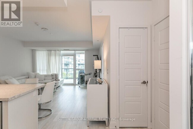 Photo - 375 Sea Ray Ave Unité 327