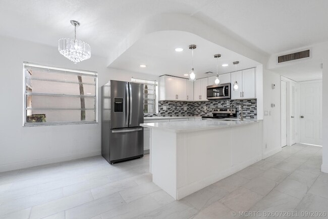108 Normandy Ln