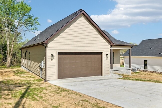 Photo - 827 Oconnor St