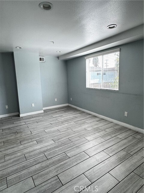 Photo - 433 E 30th St