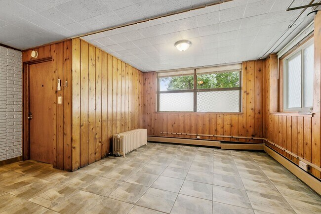 1605 Marshall Ave