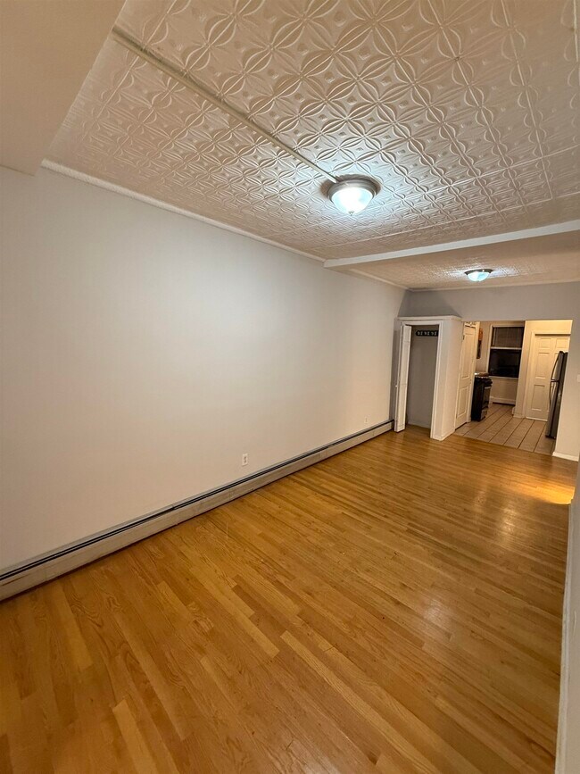 Building Photo - 614 Grand St Unit 3L