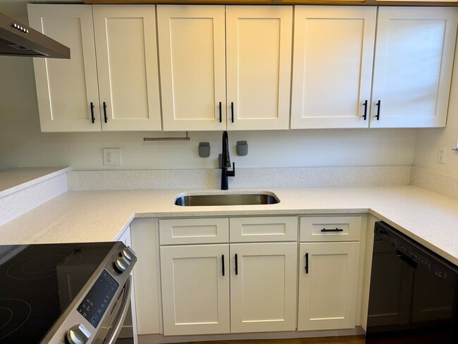 Photo - Serene Living at Townhomes of Lake Seminole 2/1.5 - 2 story condo