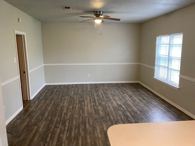 Photo - 211 N Avenue T