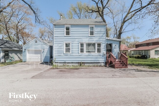 Building Photo - 446 Barron St