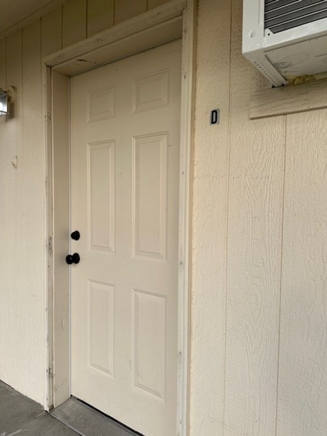 Photo - 4413 Circle Pl NE Unit 1