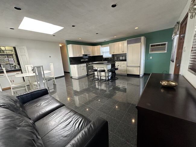 Photo - 15931 95th St