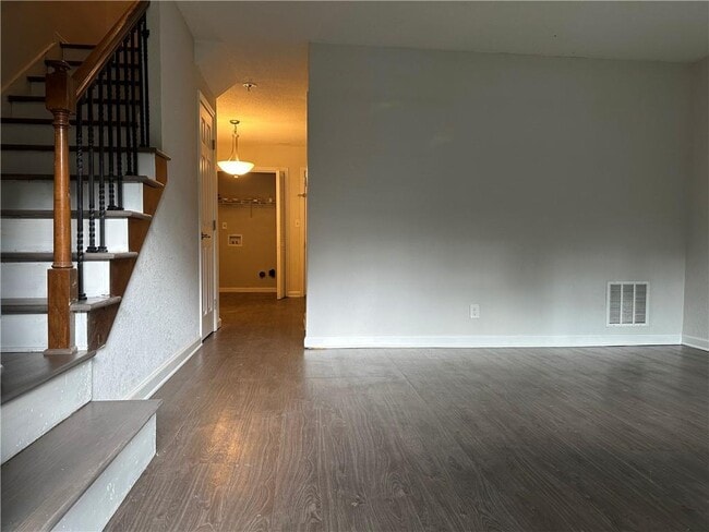 Photo - 12 Ezzard St