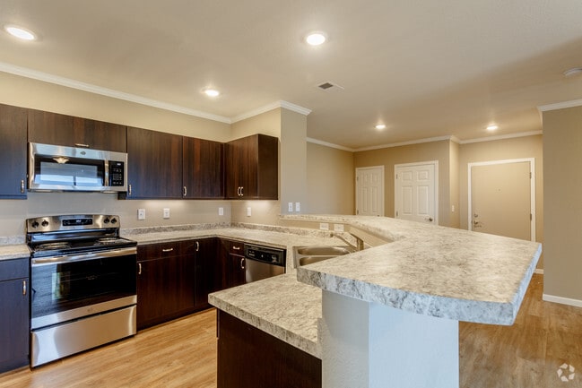 2BD, 2BA - 1175 SF