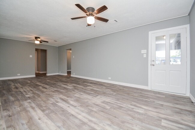 Photo - 14631 Renault St