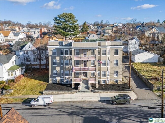 Photo - 1515 Vine St Apartment Unit 7- SECOND FLOOR