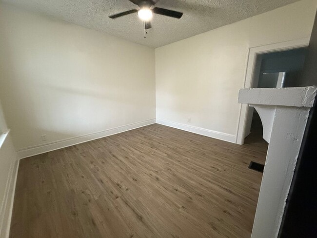 Photo - 975-977_MILLER AVE Unit 977