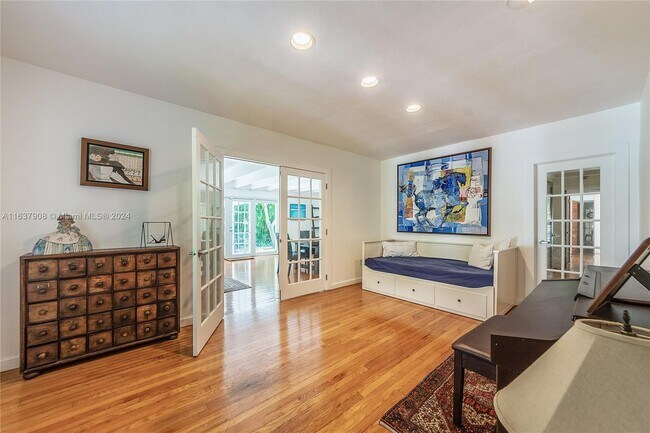 Photo - 4255 Lennox Dr