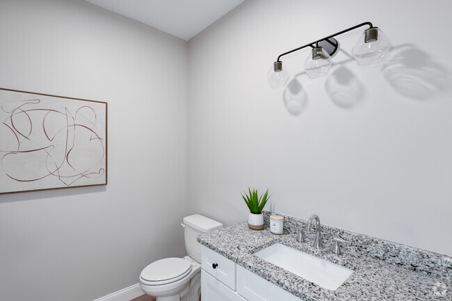 1BR, 1BA - 671SF - Bathroom