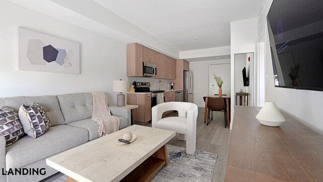 Photo - 1025 E 25th St Unidad 630