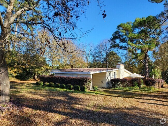 Building Photo - 419 Airport Rd Rental